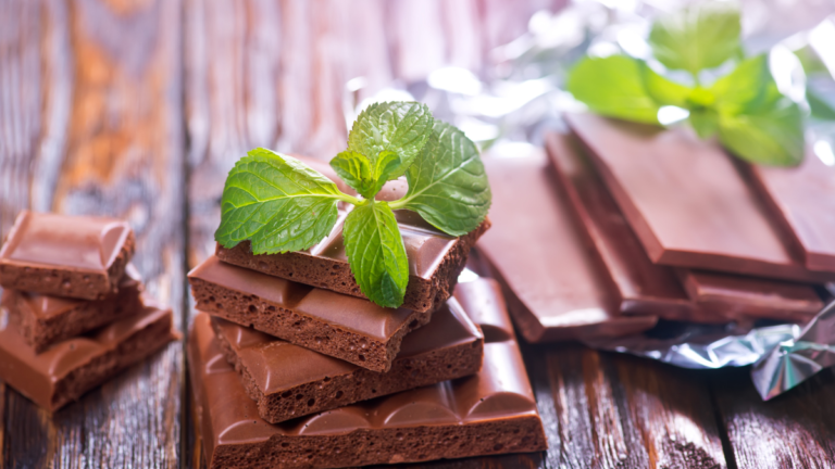 Geladinho Gourmet de Chocolate Branco e Meio Amargo: Receita Cremosa e Irresistível